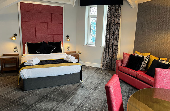 Deluxe / Bridal Suite bedroom picture